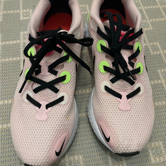 Nike Pink and Green Running Shoes size 8 - Picture 2 of 4